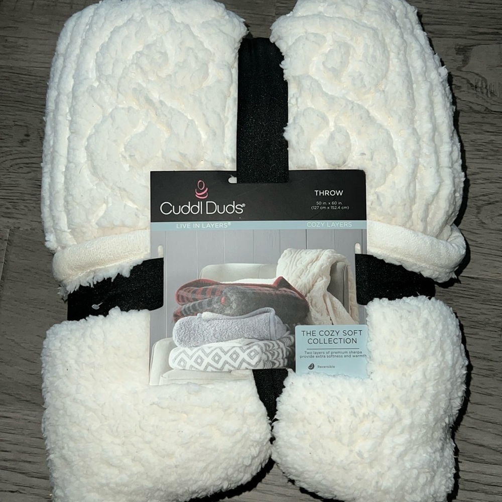 *BRAND NEW* Cuddl Duds Cozy Throw